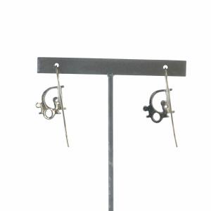 Christian Dior フックピアス アクセサリー 両耳用 ロゴ シルバー色 GY13 /MQ OH