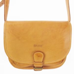 ショルダーバッグ レザー 革 ベルト 型押しロゴ 茶 ブラウン /AO5 GY18