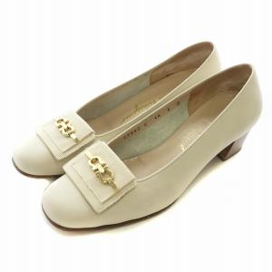 パンプス レザー スクエアトゥ チャンキーヒール ガンチーニ ロゴ ゴールド金具 6 23.5cm アイボリー