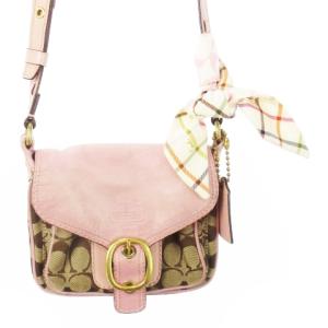 ショルダーバッグ キャンバス レザー 革 ロゴ型押し シグネチャー バックル スカーフ付き ピンク 11593