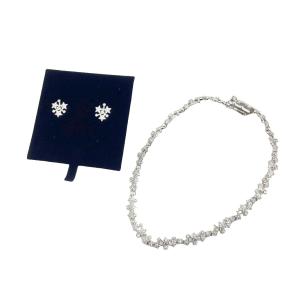 ネックレス ピアス セット アクセサリー ロゴ 両耳用 クリスタル ラインストーン 星 スター シルバー色