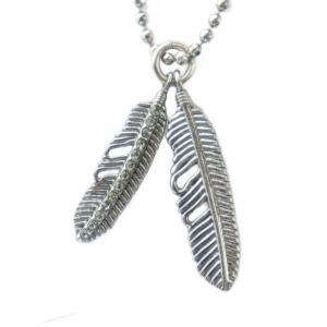 ネックレス アクセサリー ペンダント ラインストーン フェザー 羽根 ロゴ シルバー色 GY18 /MQ