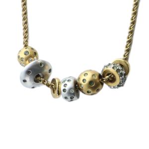 ネックレス アクセサリー ペンダント クリスタル ラインストーン ロゴ ゴールド色 GY11 /MQ