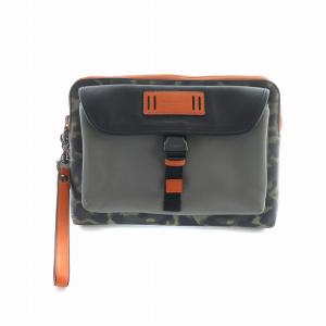 クラッチバッグ セカンドバッグ ロゴ カモフラ 迷彩柄 レザー PVC 総柄 黒 ブラック オレンジ 1173