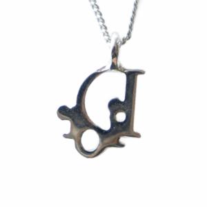 Christian Dior ネックレス アクセサリー ペンダント ロゴ シルバー色 GY11 /MQ OH