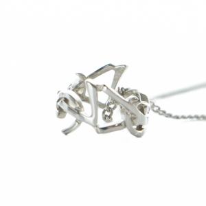 ネックレス ツイスト モノグラム シルバーカラー