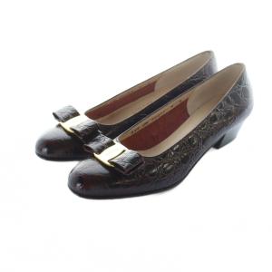 ヴァラ パンプス レザー クロコ型押し チャンキーヒール ロゴ リボン 6 23.5cm 黒 ブラック