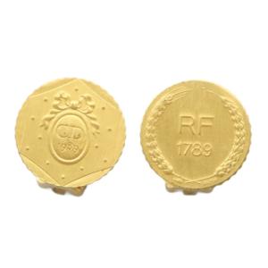 イヤリング アクセサリー クリップ式 両耳用 ゴールドカラー 金色 コインモチーフ メダルモチーフ CDロゴ