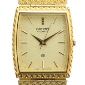 腕時計 ウォッチ クォーツ スクエア ロゴ ゴールドカラー 金色 C259F4-40 CS /MQ GY11