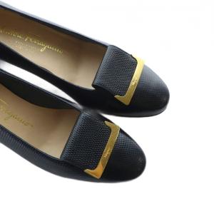 Salvatore Ferragamo パンプス チャンキーヒール ラウンドトゥ ロゴ レザー ゴールド金具 6 23.5cm 黒 ブラック 64190