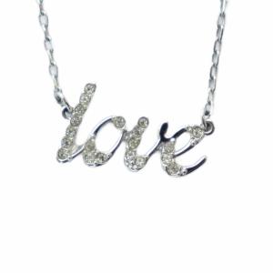 ネックレス アクセサリー ペンダント ロゴ クリスタル love シルバー色 GY18 /MQ