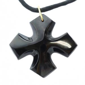 オクシタン ネックレス クリスタル アクセサリー ペンダント ロゴ 十字架 クロス 黒 ブラック GY18
