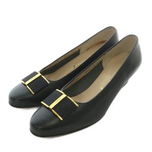 ヴァラリボン パンプス レザー ラウンドトゥ チャンキーヒール ロゴ ゴールド金具 5.5 23cm 黒
