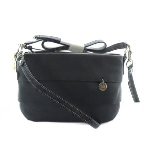 ショルダーバッグ タグ付き 斜めがけ ロゴ レザー 黒 ブラック GY18 /MQ