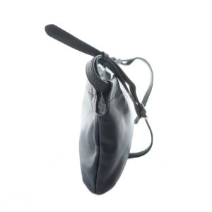 agnes b. QAS07-03 ショルダーバッグ 斜めがけ レザー ロゴ 黒 ブラック GY18 /MQ