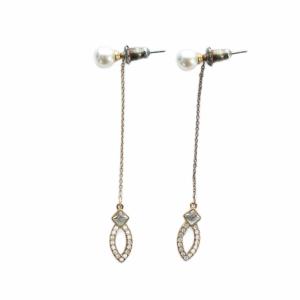 ピアス アクセサリー 両耳用 ロゴ クリスタル フェイクパール チェーンゴールド色 GY18 /MQ