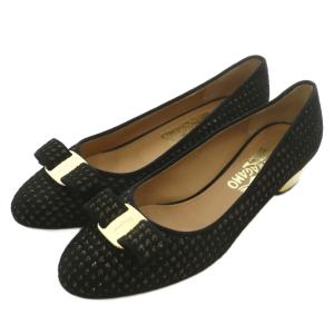 ヴァラリボン パンプス スエード ラウンドトゥ ローヒール 千鳥格子柄 カットワーク ゴールド金具 7.5