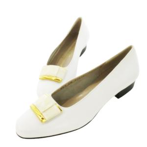 BOUTIQUE パンプス ローヒール アーモンドトゥ レザー 革 ヴァラ ロゴ刻印 5 22.0cm