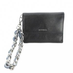 三つ折財布 ウォレット 小銭入れあり レザー ロゴ チェーンストラップ付き 黒 ブラック /AO14 GY18