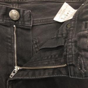 VERSACE JEANS COUTURE デニムパンツ ジーンズ 30 黒 ブラック 無地 長ズボン ストレートレッグ A2GEB0S0HCZ33