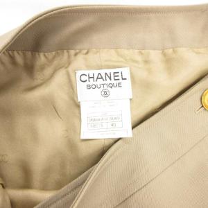 CHANEL 95A ヴィンテージ ラップ ミニ スカート ココマーク 金ボタン 40 ベージュ P08468V05069