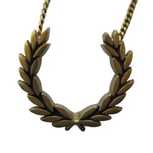 FRED PERRY ネックレス アクセサリー ロゴ ペンダント ゴールド色 GY18 /MQ