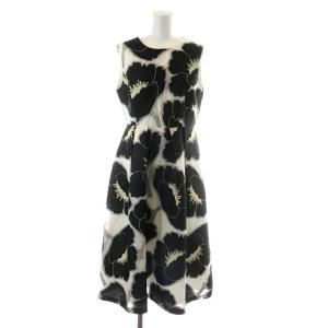 2018年製 ワンピース 花柄 38 ホワイト