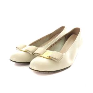 ヴァラリボン パンプス アーモンドトゥ チャンキーヒール 6 ホワイト ブラック