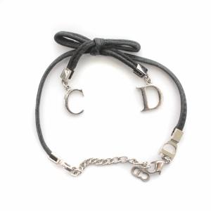 ブレスレット レザー ロゴ リボン 黒 ブラック