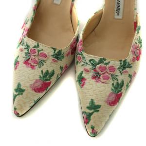 MANOLO BLAHNIK パンプス  サテン 花柄 総柄 刺繍 36.5 23.5cm ベージュ