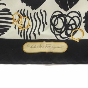 Salvatore Ferragamo スカーフ ガンチーニ ハート柄 ロゴ 絹 シルク 黒 ブラック アイボリー