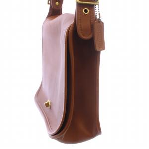 COACH オールドコーチ ショルダーバッグ オールレザー フラップ ターンロック ゴールドカラー金具 ロゴ チャーム付き キャメル 9525