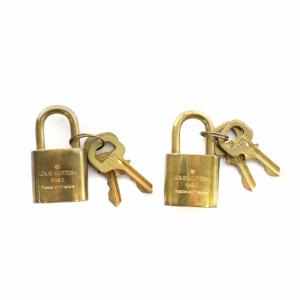 LOUIS VUITTON 南京錠 カデナ パドロック 2個セット 319 ロゴ 鍵付き ゴールド色