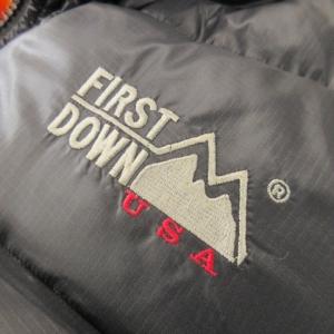 FIRST DOWN FIRSTDOWN ダウンジャケット リバーシブル ジップアップ ロゴ 刺繍 ワッペン XL 黒 ブラック 黄 イエロー FD-44075