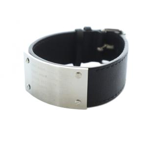 バングル アクセサリー レザー プレート ロゴ 黒 ブラック GY04 /MQ