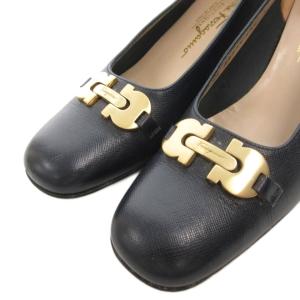 Salvatore Ferragamo ガンチーニ パンプス 8 黒 ブラック ラウンドトゥ ブロックヒール ゴールド金具 /FF GY50