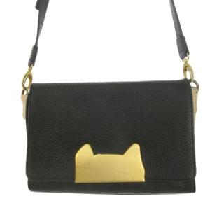 ショルダーバッグ レザー 黒 ブラック ピンクベージュ 猫モチーフの金具 フラップデザイン /CK7 GY99