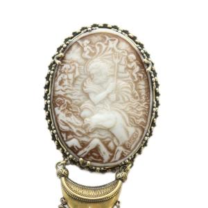 GUCCI ピンブローチ カメオ ゴールドカラー