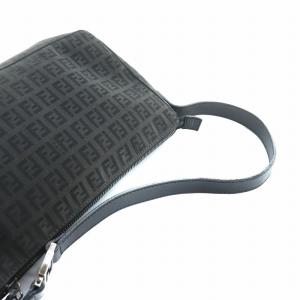 FENDI ワンショルダーバッグ ズッカ柄 ブラック