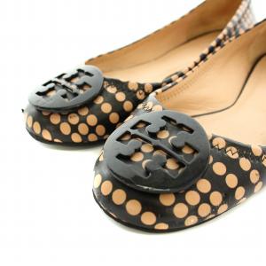 TORY BURCH パンプス ラウンドトゥ ローヒール ドット柄 レザー 23.0cm ベージュ 黒 ブラック /YT