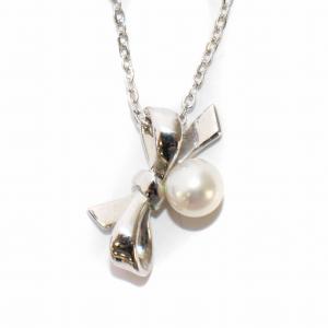 ネックレス ペンダント リボンモチーフ パール チェーン シルバーカラー /BB