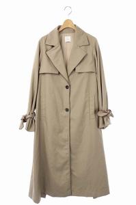 バックプリーツレイヤードコート ベージュ