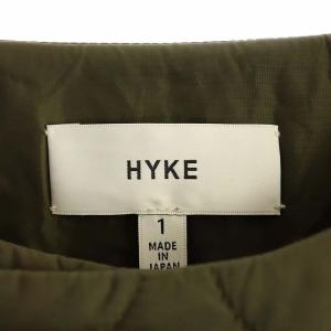 HYKE ノーカラーキルティングコート カーキ 