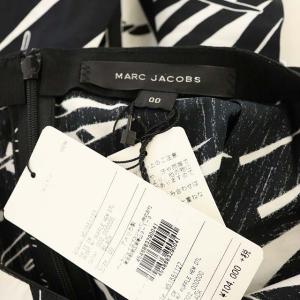 MARC JACOBS ティアードスカート ひざ丈 総柄 00 黒 ブラック 白 ホワイト