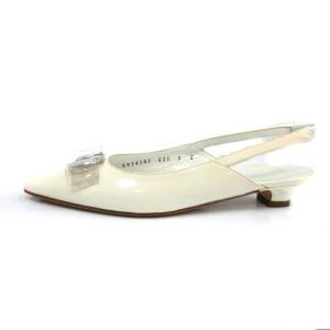 Salvatore Ferragamo ヴァラバックストラップパンプス 5 ホワイト