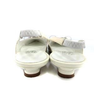 Salvatore Ferragamo ヴァラバックストラップパンプス 5 ホワイト