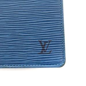 LOUIS VUITTON エピ ポルト2カルト ヴェルティカル パスケース トレドブルー