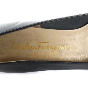 Salvatore Ferragamo ヴァラ パンプス レザー 8 25.5cm ブラック