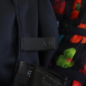 ANAYI フラワー柄ノースリーブワンピース 膝丈 花柄 ギャザー シルク 38 ブラック レッド