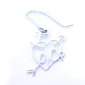Christian Dior ピアス Diorロゴ ハート アロー シルバー色